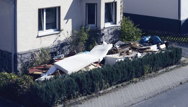 Yard Junk Removal Service
